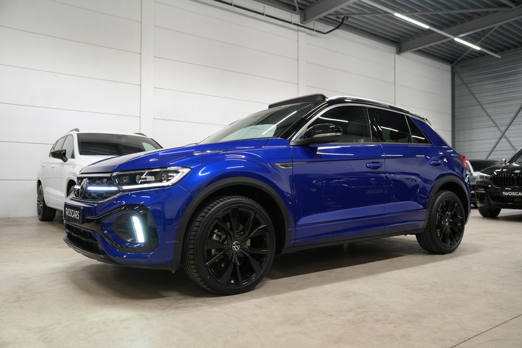 Volkswagen T-Roc 1.5 TSI R-Line * Pano - Keyless - Camera - 19" - Black Style - IQ Light - ACC * 52188570-2.jpg | VosCars