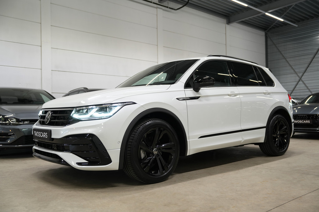 Volkswagen Tiguan 1.5 TSI R-Line * Virtual - HUD - Black Style - Camera - Keyless - IQ Light - Blind Spot * 52513570-2.jpg | VosCars