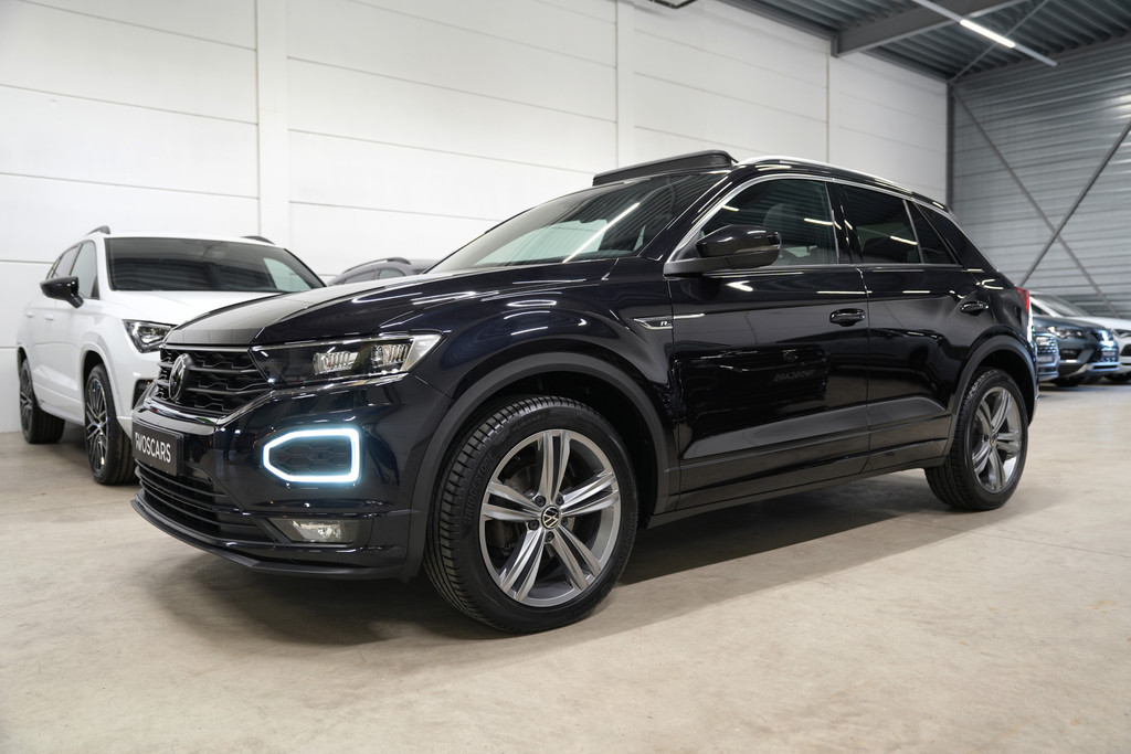 Volkswagen T-Roc 1.5 TSI 3x R-Line * Pano - Virtual - Keyless - Trekhaak - Camera - App - ACC - LED * 52704996-2.jpg | VosCars