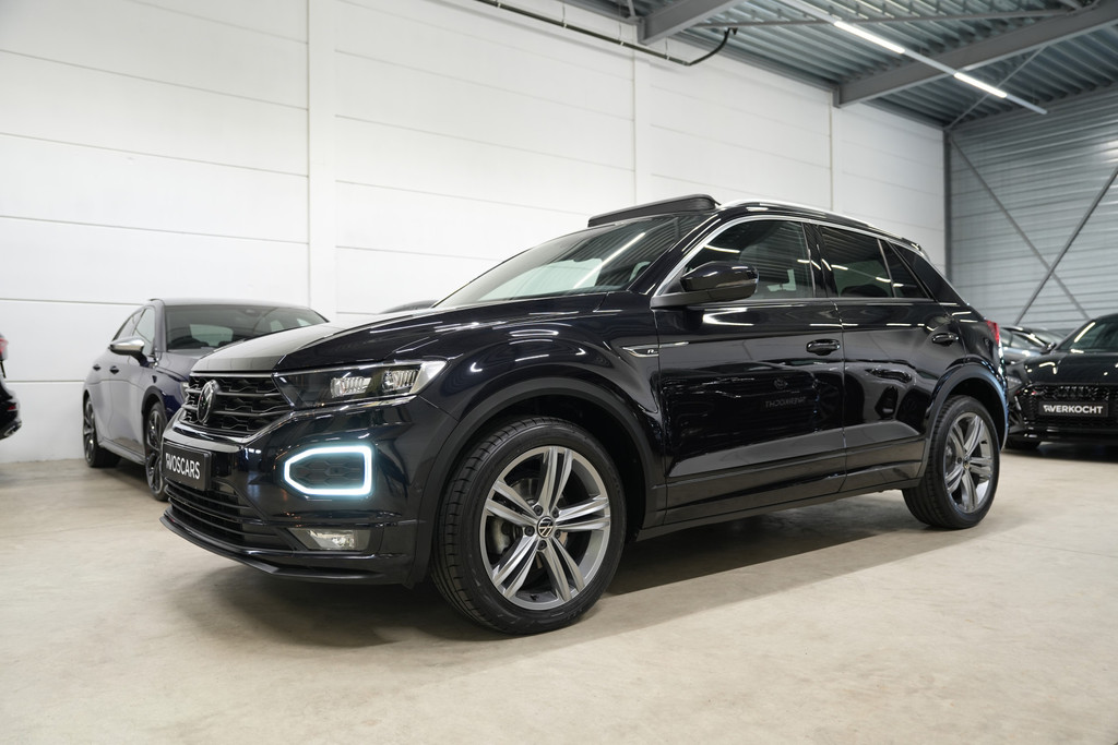 Volkswagen T-Roc 1.5 TSI 3x R-Line DSG * Pano - Virtual - Keyless - Camera - ACC - Lane - Blind Spot - App * 55445093-2.jpg | VosCars