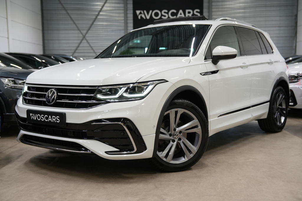 Volkswagen Tiguan 1.5 TSI R-Line * Pano - Leder - Memory - IQ Light - Camera - Keyless - ACC - Blind Spot - Sfeer * 55713529-0.jpg | VosCars