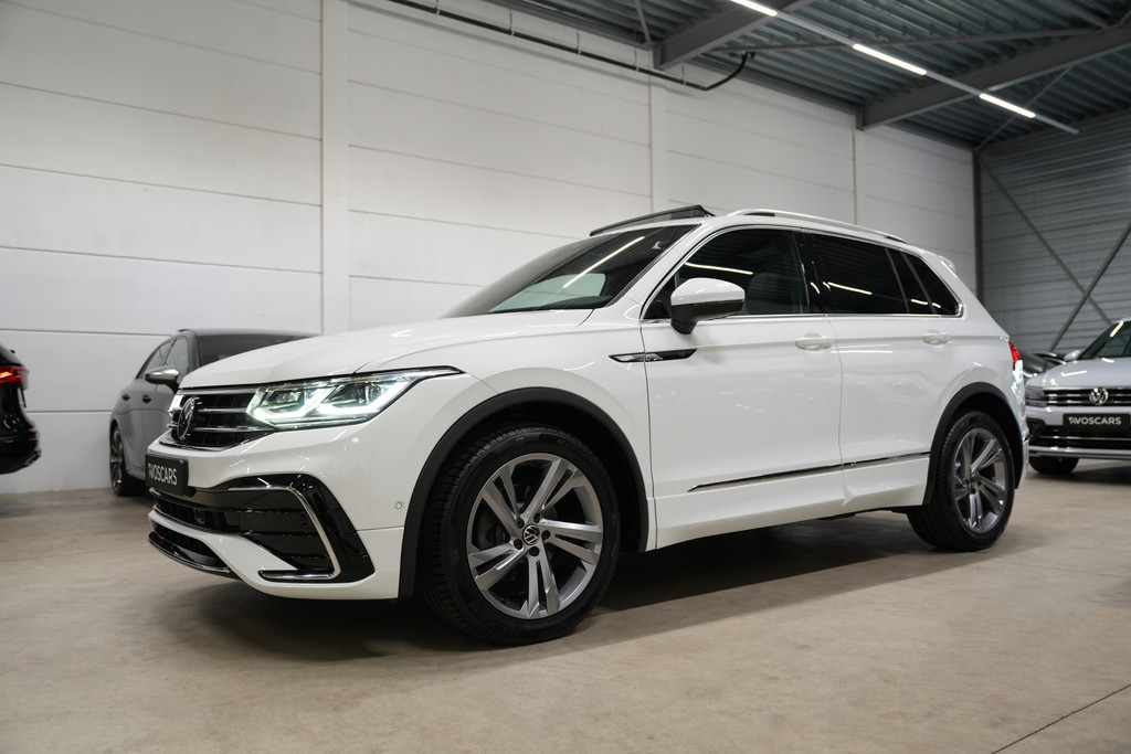 Volkswagen Tiguan 1.5 TSI R-Line * Pano - Leder - Memory - IQ Light - Camera - Keyless - ACC - Blind Spot - Sfeer * 55713529-2.jpg | VosCars