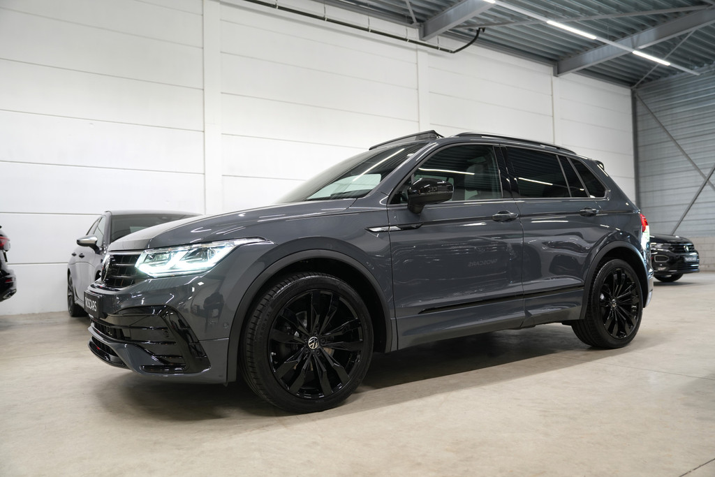 Volkswagen Tiguan 1.5 TSI R-Line * Trekhaak - Pano - Camera - Black Style - ACC - Blind Spot - 20" - IQ Light - Head Up * 56436284-2.jpg | VosCars