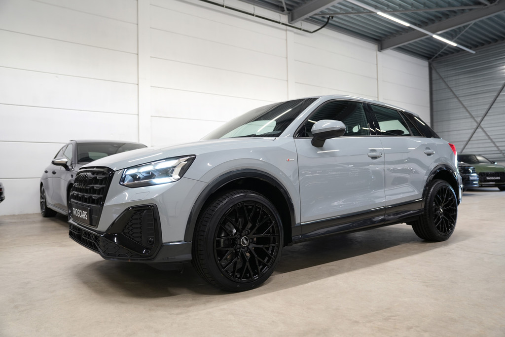 Audi Q2 35 TFSI S Edition * Matrix - Virtual - Keyless - 19" - Camera - App - Sound * 56581715-2.jpg | VosCars