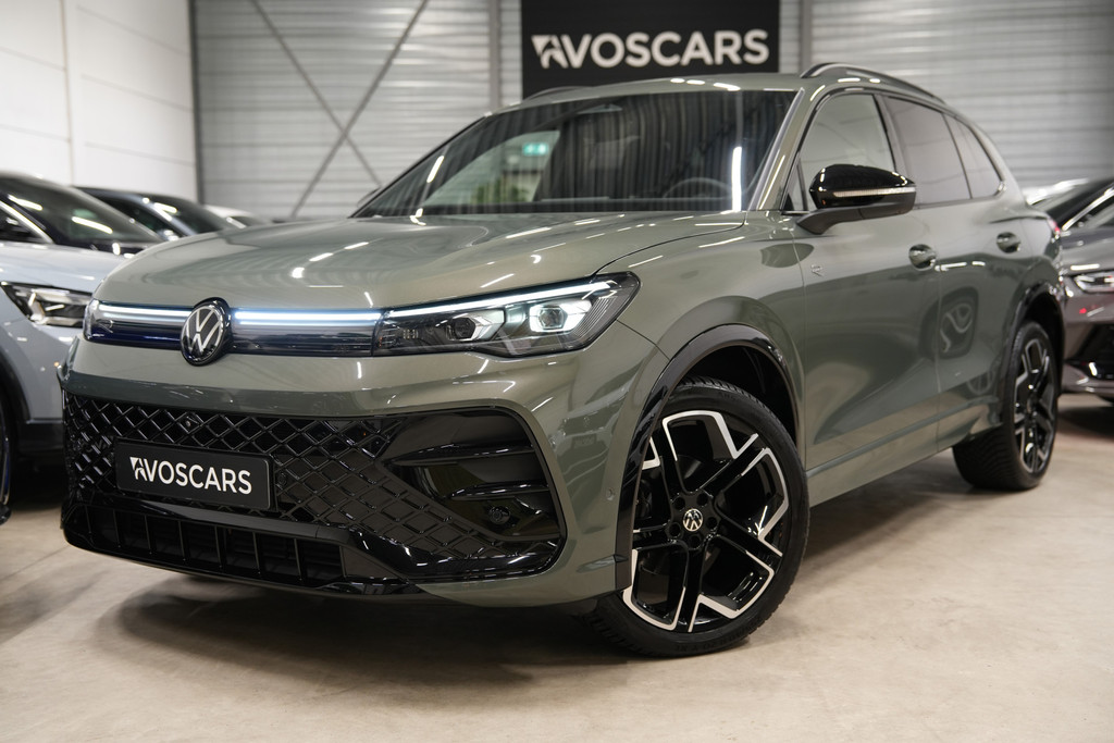 Volkswagen Tiguan 1.5 eTSI R-Line Edition * Trekhaak - Black Style - IQ Light HD Matrix - 360° Cam - Sfeer - Keyless - Blind Spot * 57267863-0.jpg | VosCars